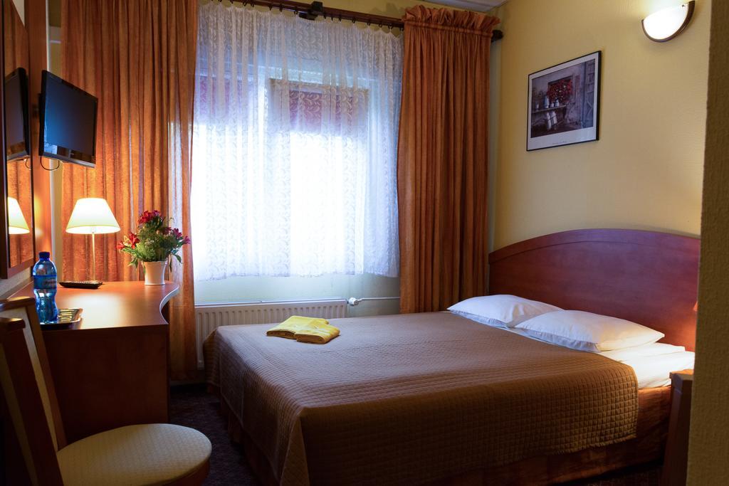 Hotel Astra Tajemniczy Ogrod 波兹南 外观 照片