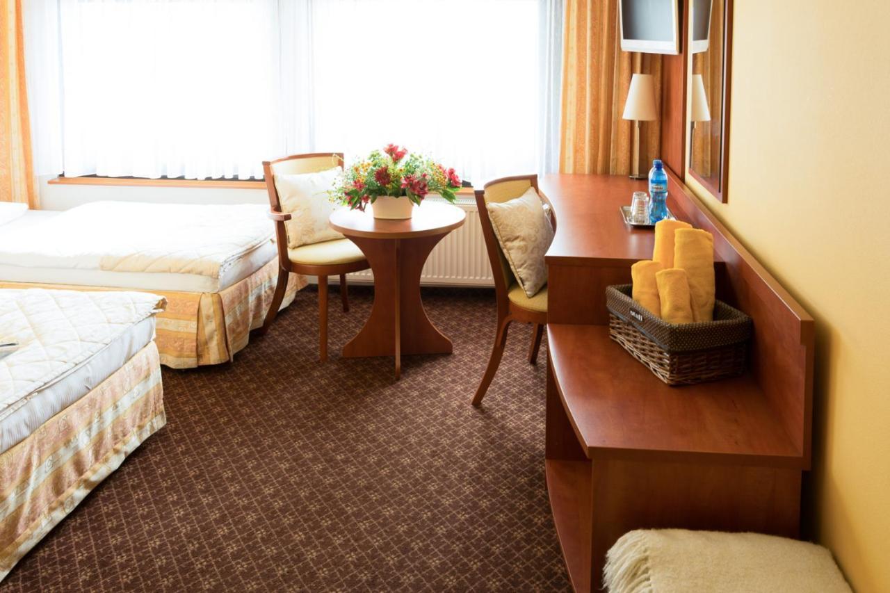 Hotel Astra Tajemniczy Ogrod 波兹南 外观 照片